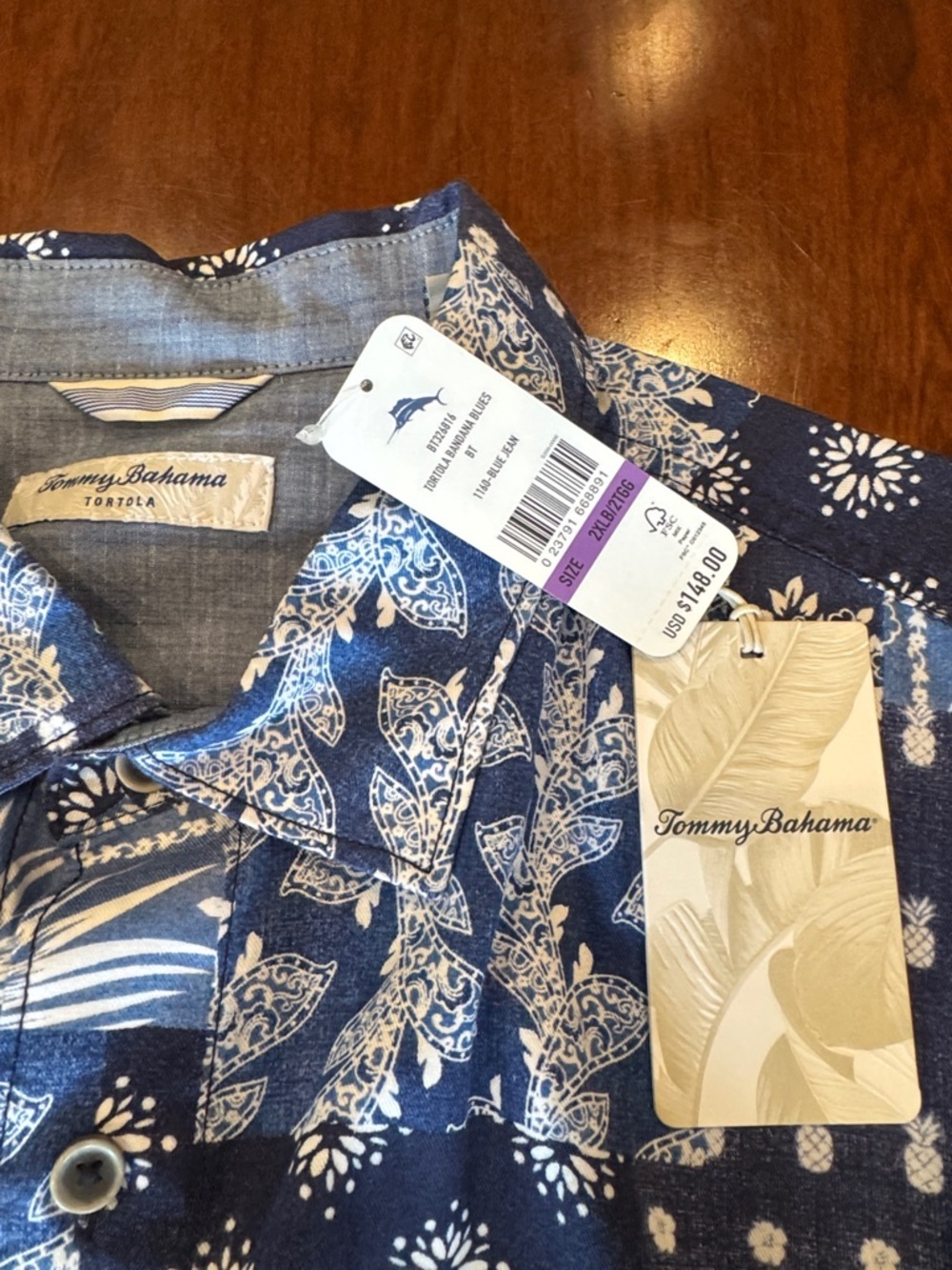 NWOT Tommy Bahama Navy and White Tropical Print Long Sleeve Shirt Never Worn!! - Picture 6 of 8